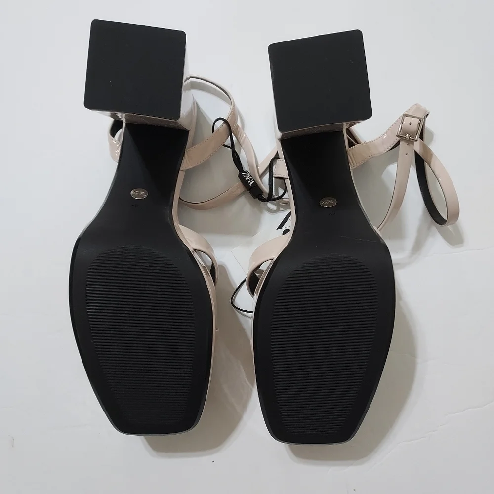 PATENT heeled platform sandals